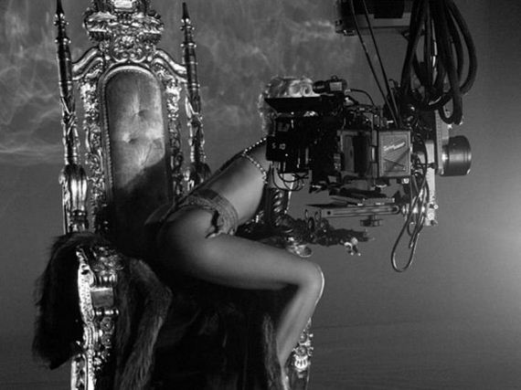 Rihanna -Pour-It-Up-Making
